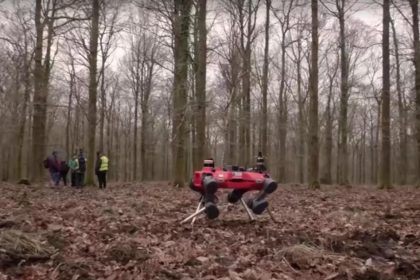 robot kopek ormanlarda vazifede gerisini kurtlar dusunsun H1gAQNWn