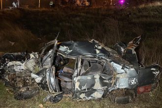 sarampole devrilen aracta 2 kisi oldu w5ZHqfpT