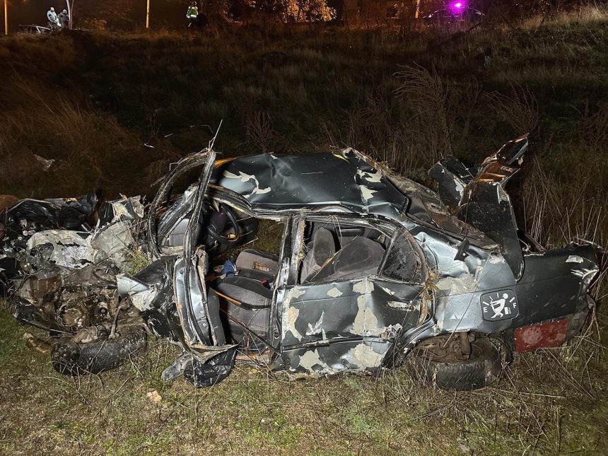 sarampole devrilen aracta 2 kisi oldu w5ZHqfpT