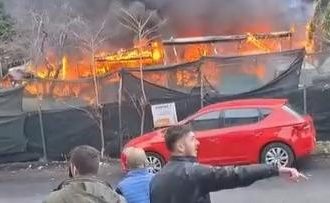 sariyerde is yeri yangini dumanlar anadolu yakasindan goruluyor 1Edy6c12