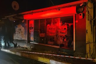 sariyerde tabaninda kayma olusan bina gecekonduya yaslandi 8hEpzugq