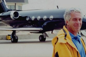 sistemde muhasebeciler avukatlar bankerler de var AxZC17ud