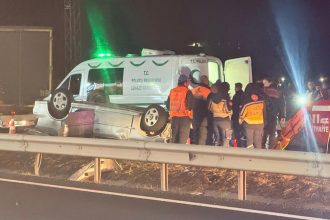 tira arttan carpan arabada 1 kisi oldu 3DOtcwhW