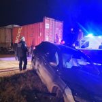 yuk treni arabaya carpti 5 kisi yaralandi 4kqEP7DL